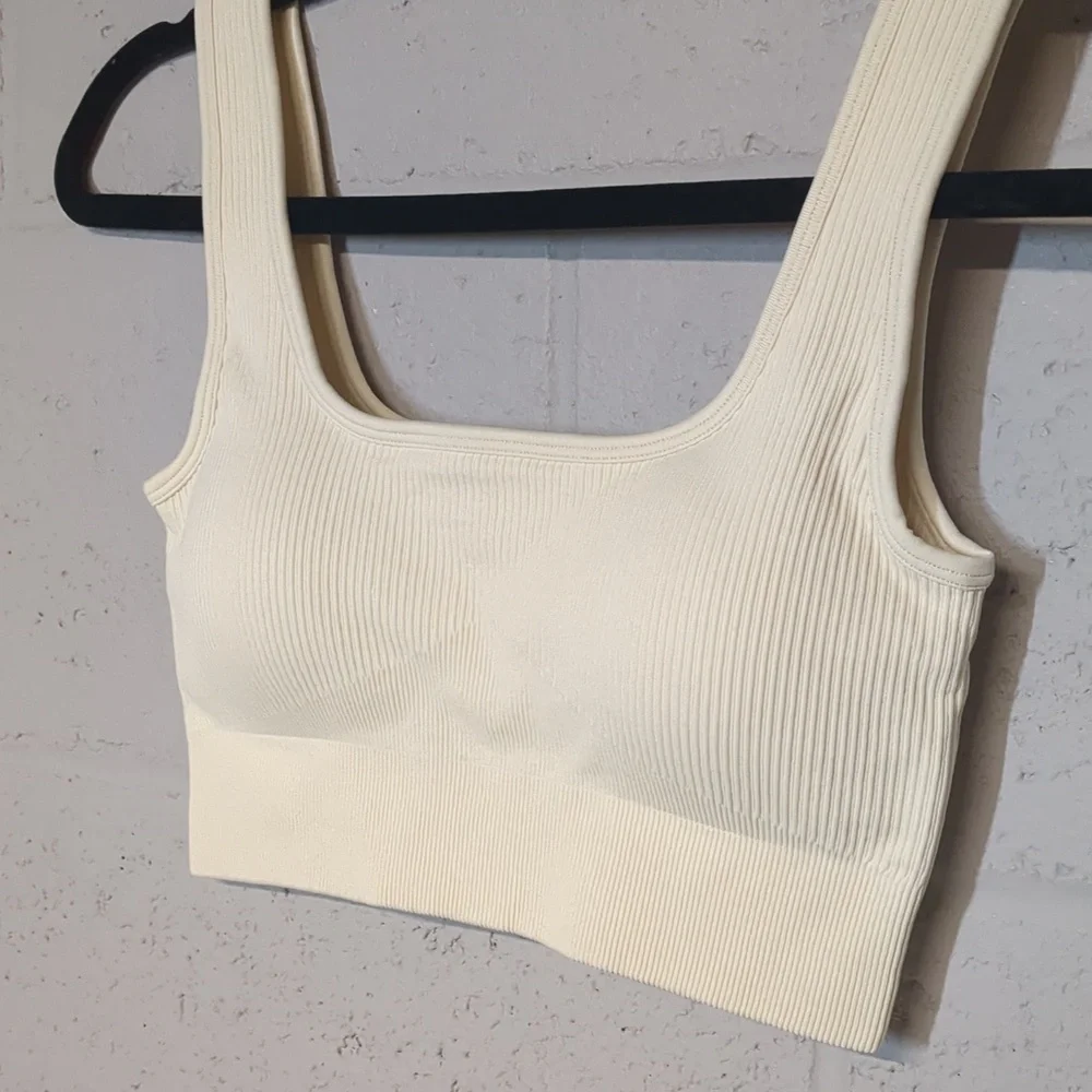 Medium Support Tank Top Ribbed Seamless Activewear Yoga Bra Size S NWOT - Picture 3 of 5